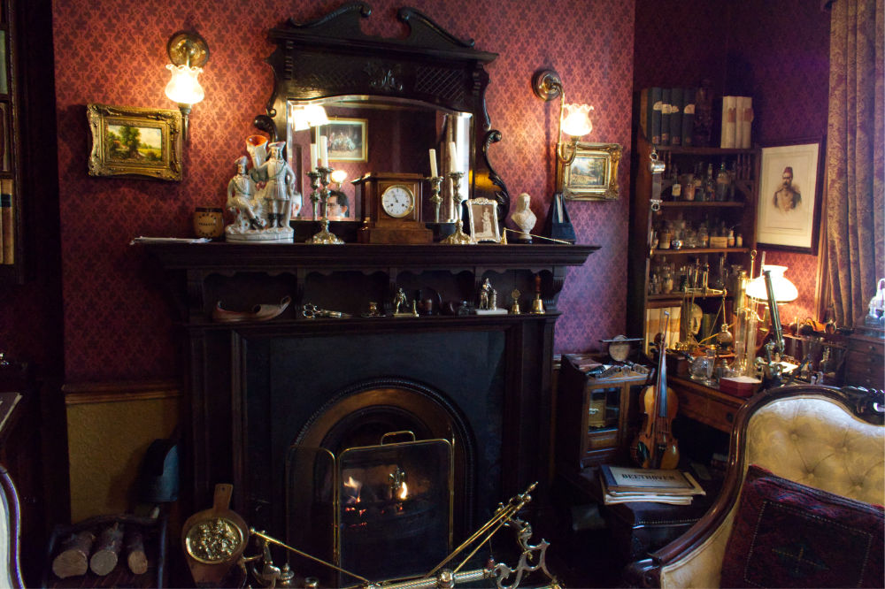 Intérieur du musée de Sherlock Holmes au 221B Backer Street à Londres