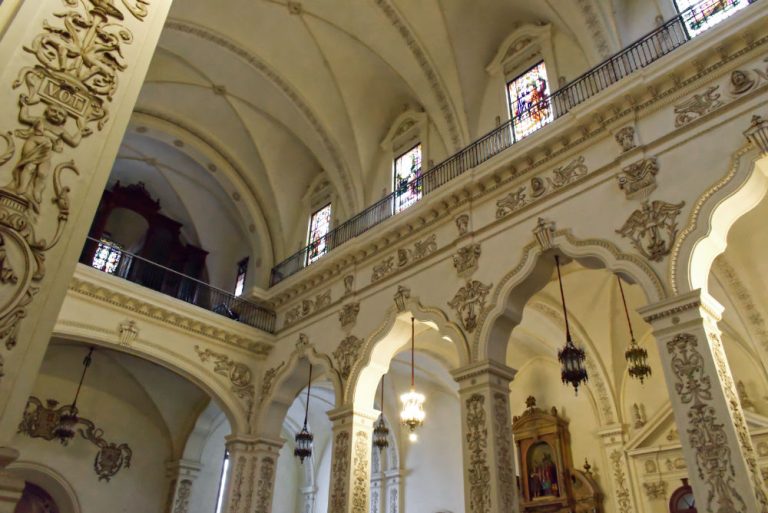 Vue de l'intérieur d'une église de La Havane à Cuba