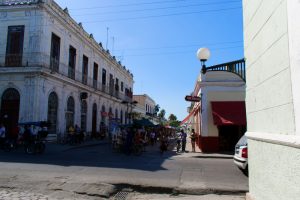 Marché dans le centre ville de Cienfuegos à Cuba